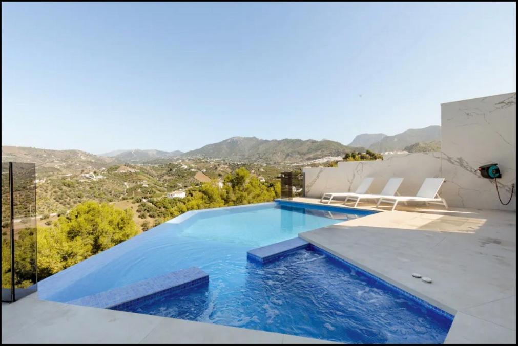 Luxury Villa In Frigiliana - Villa Maui มาลากา ภายนอก รูปภาพ